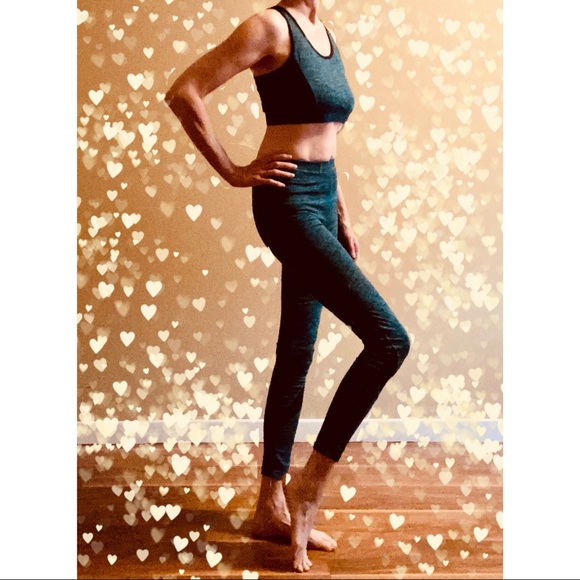 NWTs 2-pc Women’s Athletic Set: Size Med - Picture 2 of 5